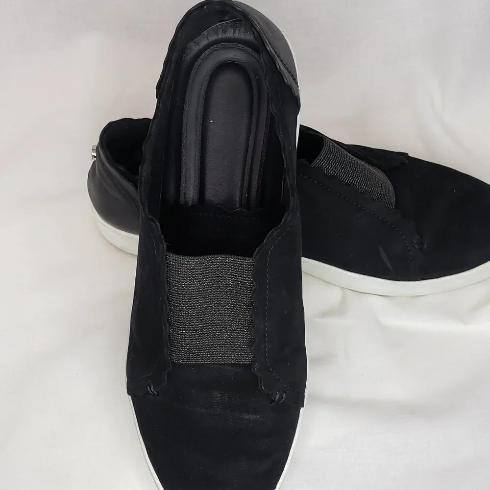 Black Leather Cole Haan size 8 slip on sneaker